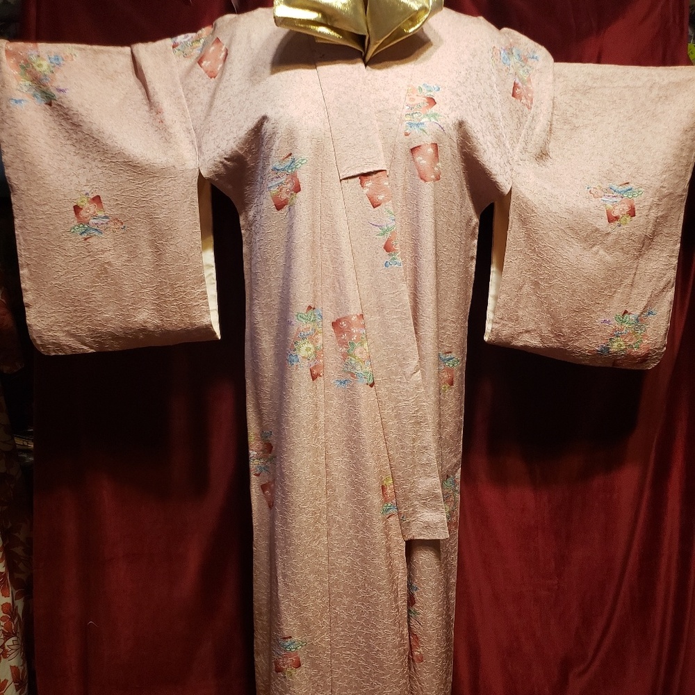 Fujirose- Vintage Japanese Kimono